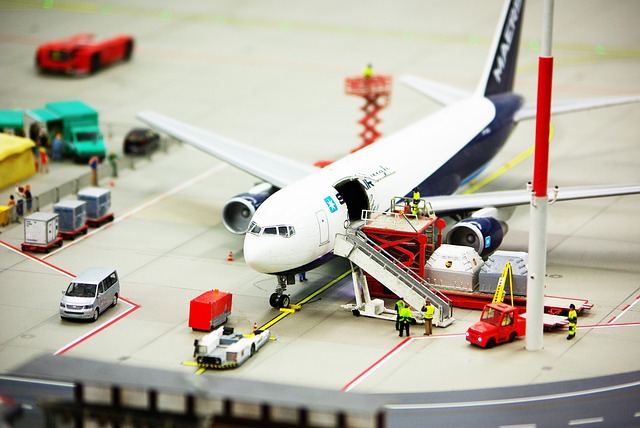 飛行場にある飛行機とその他周辺の様子を表した模型
